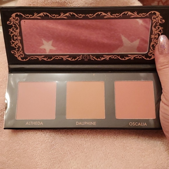 Makeup - Picture 3 of 3